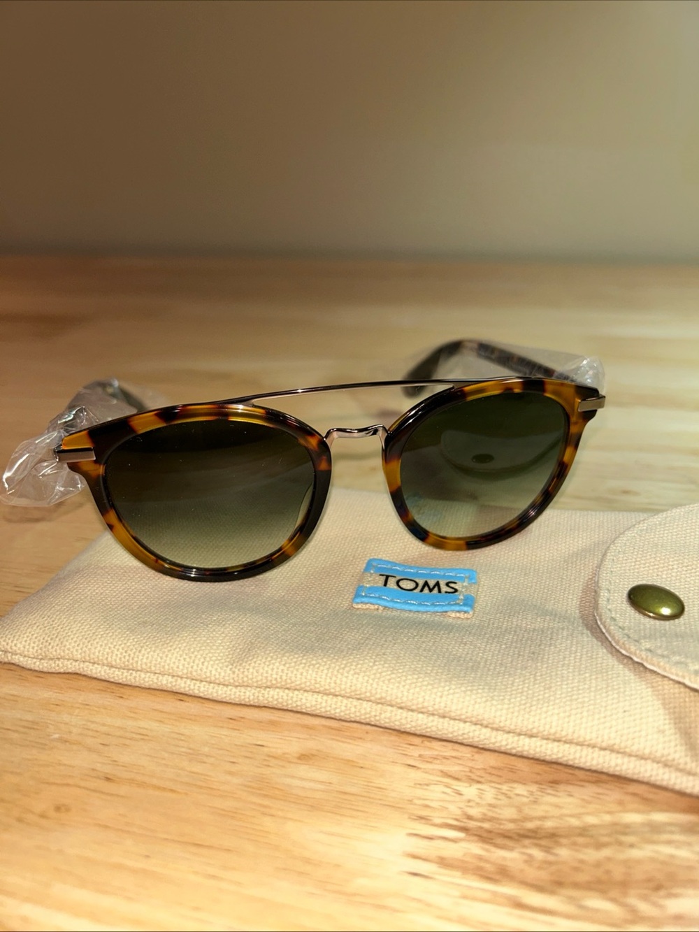 TOMS HARLAN Sunglasses Pilot Havana Tortoise NWOT Olive Gradient Lens 51 20 140
